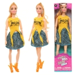Barbie-docka med kläder i kattmönster för moderiktiga tjejer med ask