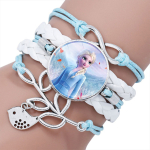 Blåvitt armband med Elsa och en fågel som hänge