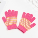 Moderiktiga rosa och orange randiga handskar för flickor
