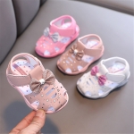 Glittriga sandaler med rosettband för moderiktiga tjejer