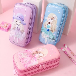 Fint pennskrin för en flicka på ett bord, olika färger