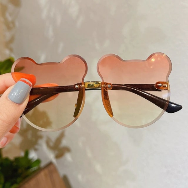 Solglasögon i Musse Pigg-stil för flickor solglasogon i musse pigg stil for flickor beige