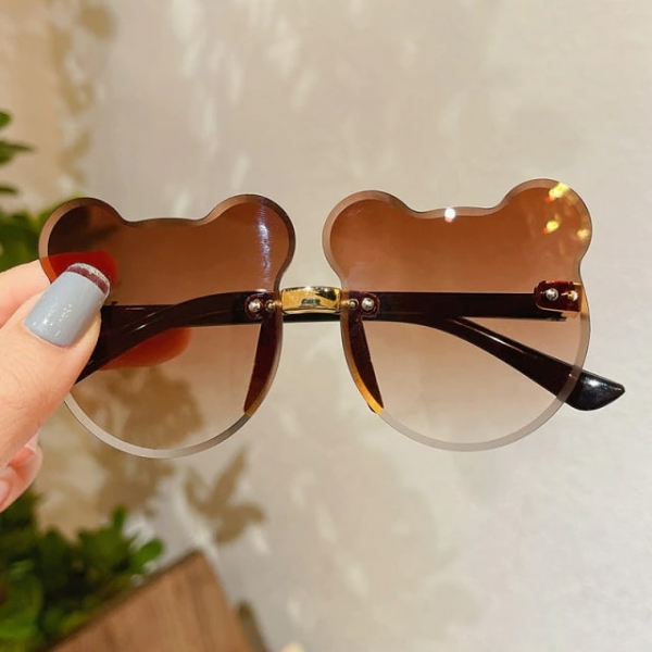Solglasögon i Musse Pigg-stil för flickor solglasogon i musse pigg stil for flickor brun